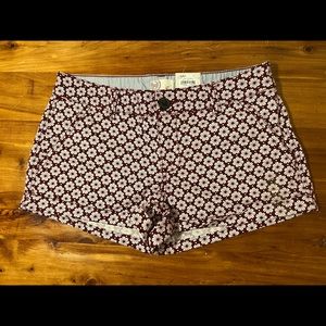 New Kohls Purple Maroon and White Flower Shorts, fits size small.